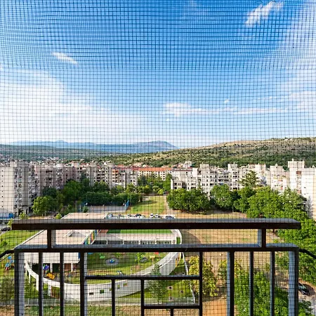 Apartament Hillton Art *